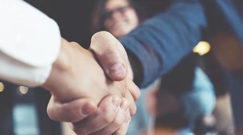 “一代人終將老去，但總有人正年輕。”