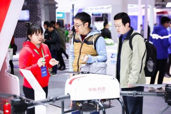 順豐、京東、中通、德邦、百世、蘇寧、菜鳥(niǎo)等名企炫技！物流人的飯碗還保得住嗎？