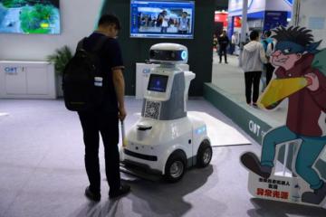 快遞物流新風(fēng)口？無人配送吸睛更“吸金”