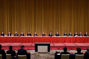 復(fù)工復(fù)產(chǎn)按下“快進鍵”（統(tǒng)籌抓好改革發(fā)展穩(wěn)定各項工作）