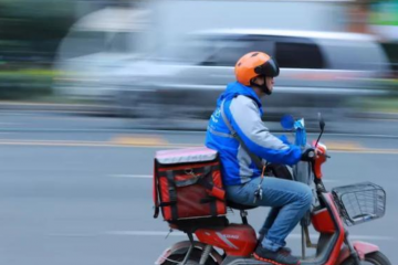 最牛外賣員，創(chuàng)業(yè)5年估值300億，拿下京東沃爾瑪，現(xiàn)在沖刺上市！