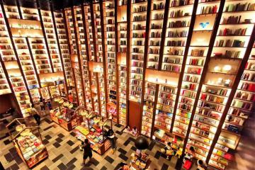 視頻｜優(yōu)衣庫(kù)機(jī)器人分揀設(shè)備，自動(dòng)化百分百