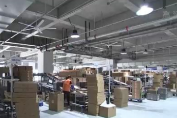 8月全國快遞業(yè)務(wù)量達94.3億件 快遞網(wǎng)絡(luò)將打造成制造業(yè)“移動倉”