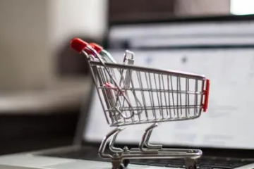 年輕人向貨架電商回流