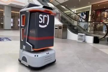 順豐寫字樓配送機器人投用，日均派70件可乘梯