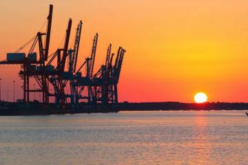 基礎(chǔ)設(shè)施“加數(shù)”，航運(yùn)發(fā)展“提速”