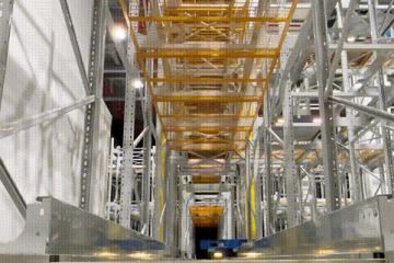 智世機(jī)器人：聚焦托盤式四向穿梭機(jī)器人在倉(cāng)儲(chǔ)無人化場(chǎng)景應(yīng)用