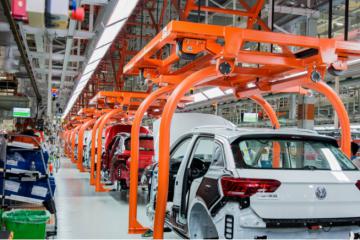 智能制造浪潮帶動汽車頭部企業(yè)布局無人化智慧工廠