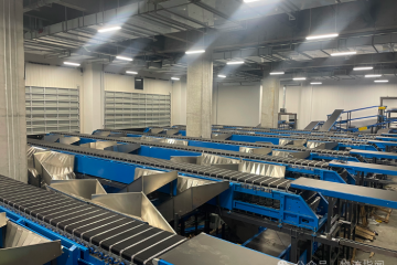 菜鳥大小件共分神器曝光，自研“直線窄帶分揀機”開啟批量應(yīng)用