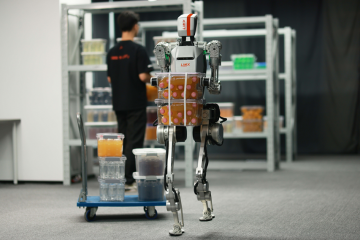 量產(chǎn)元年將至 人形機(jī)器人2025年展望：產(chǎn)業(yè)擴(kuò)張期蘊(yùn)藏哪些新機(jī)？