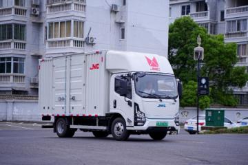 城配神器橫掃雙旦高峰 E路達(dá)純電輕卡不負(fù)使命