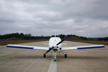 國內(nèi)首架噸級液氫電動垂直起降無人機(jī)試飛成功