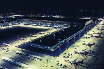 王衛(wèi)，正在構(gòu)建空中物流版圖