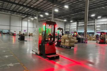 AGV機(jī)器人技術(shù)點(diǎn)亮智造未來(lái)