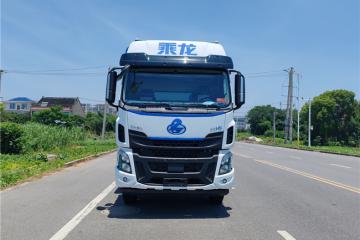 乘龍H5電動飼料車以鋼筋鐵骨硬核護航飼料運輸