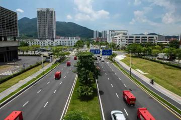 京東物流無(wú)人車(chē)在深圳“加速”，日均配送量躍居第一梯隊(duì)