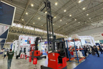 搬易通（MiMA米瑪）亮相武漢汽車制博會，破解倉儲物流增效難題