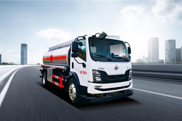 乘龍L2 10.2方加油車：歐標合規(guī)運力，助力卡友危運創(chuàng)收益