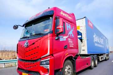 動力強(qiáng)、氣耗低！乘龍HK LNG牽引車絲路長測顯實(shí)力