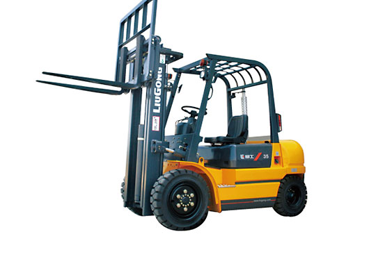 CPC35-CPC(D)系列內(nèi)燃平衡重式叉車(chē)