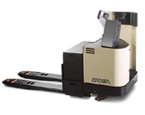 美國(guó)皇冠叉車(chē)(CROWN)6000-8000磅站駕式電動(dòng)托盤(pán)搬運(yùn)叉車(chē)