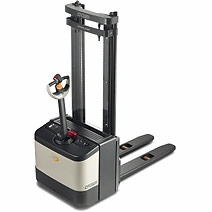 美國皇冠叉車(CROWN)2500-3000磅步行式全自動電動堆高機