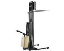 美國皇冠叉車(CROWN)2000磅步行式全自動電動堆高機(jī)