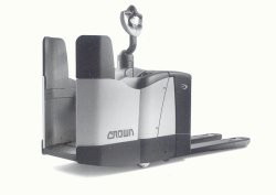 美國(guó)科朗(CROWN)WP2335S-2.0t站駕式電動(dòng)托盤搬運(yùn)叉車