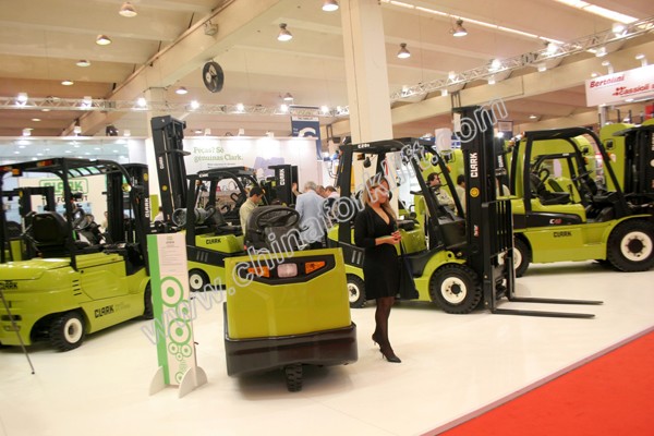 平衡重式柴油叉車 