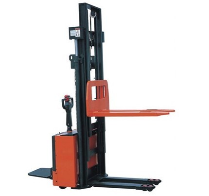 全電動堆高車-CG1646