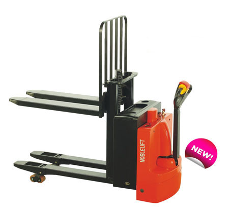 全電動堆高車-CLP0829