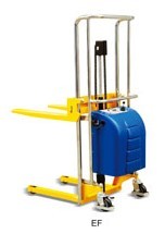 貨叉式輕型堆高車