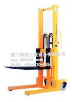 手動堆高車