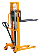 手動(dòng)液壓堆高車?。校列? width=