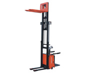 CL15全電動堆高車