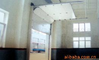 電動(dòng)轉(zhuǎn)折滑升門(mén)