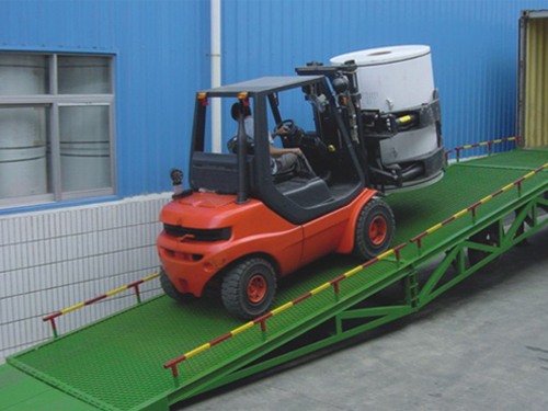 手動式移動登車橋  東莞 達成 