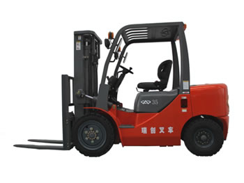 3.5T平衡重式內(nèi)燃叉車(chē)