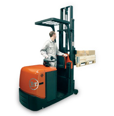 平衡重式低位揀選車 OSE120CB  豐田 叉車