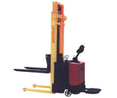 全電動自走式堆高車