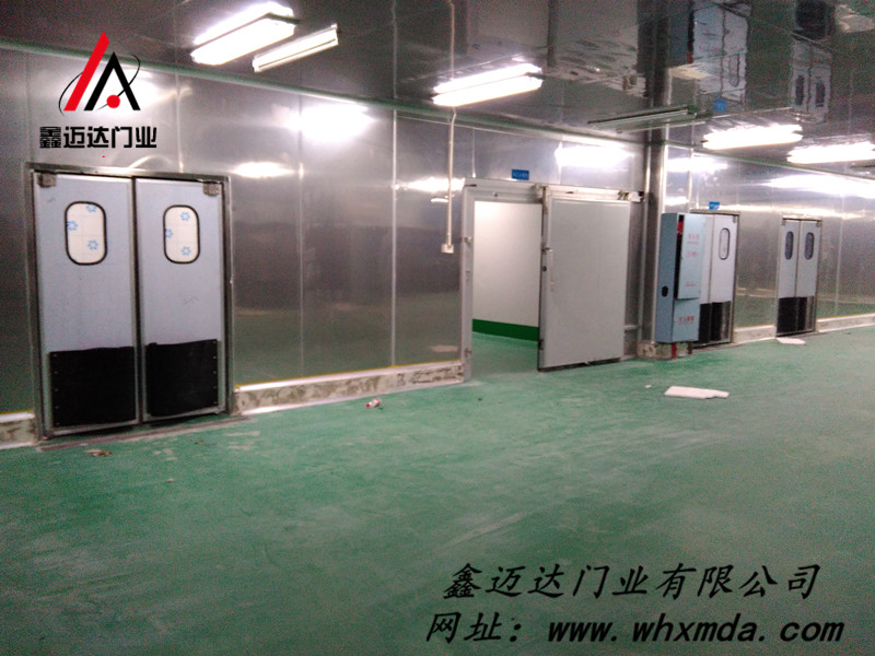 貴州超市車間專用門|貴州不銹鋼防撞門|貴州不銹鋼自由門|貴州廠家