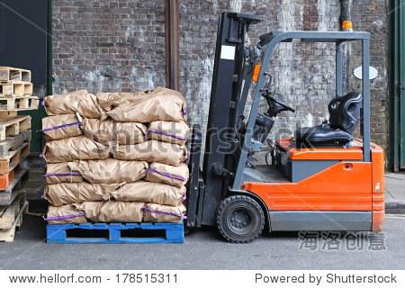 廠家直銷(xiāo)倉(cāng)儲(chǔ)堆碼托盤(pán)，貨架托盤(pán)，運(yùn)輸托盤(pán)/品質(zhì)保障，安全送貨到家