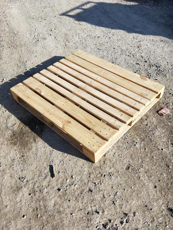 出售一批二手松木木托盤