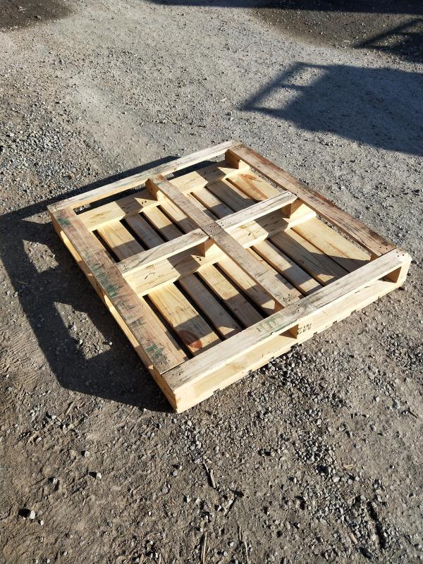 出售一批二手松木木托盤