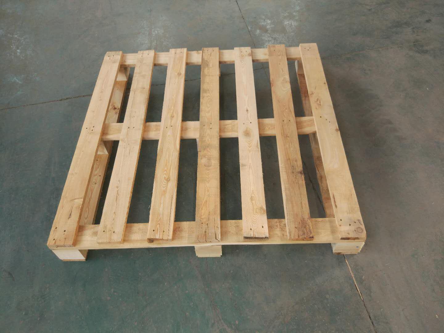 鄭州租賃木托盤松木托盤河南博凱包裝廠