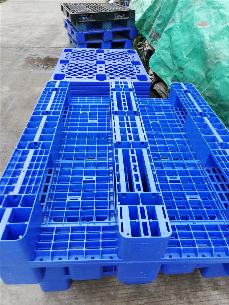 川字型塑料托盤橫梁式倉儲貨架托盤廠家拿貨