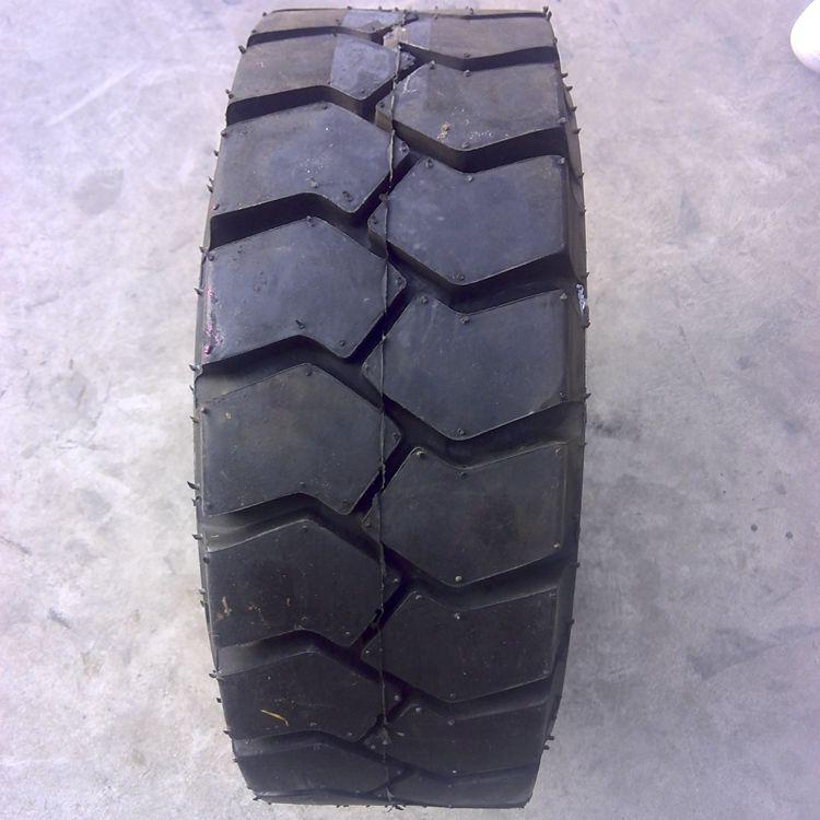 出售叉子車輪胎18x7-8充氣胎