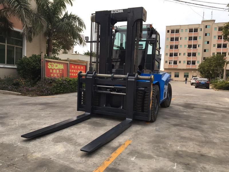 設(shè)備搬運(yùn)13.5噸叉車|采購(gòu)出租重型13.5噸叉車價(jià)格