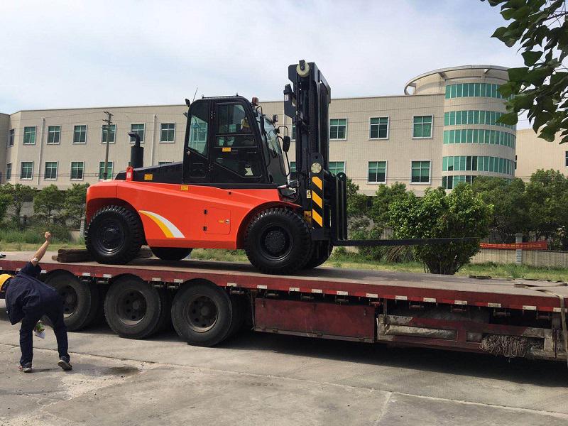 采購12噸叉車價(jià)格|福建大型12噸叉車廠家批發(fā)