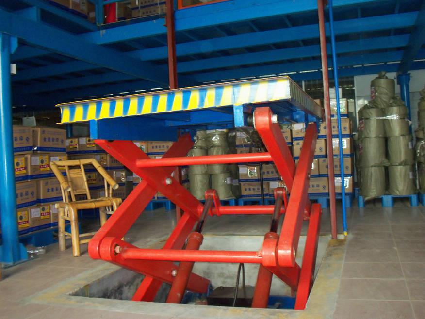 振陽固定式升降平臺.貨物裝卸升降液壓貨梯